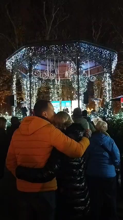 ❄️Po zagrebačkom adventu prošetala je naša Tonia D...