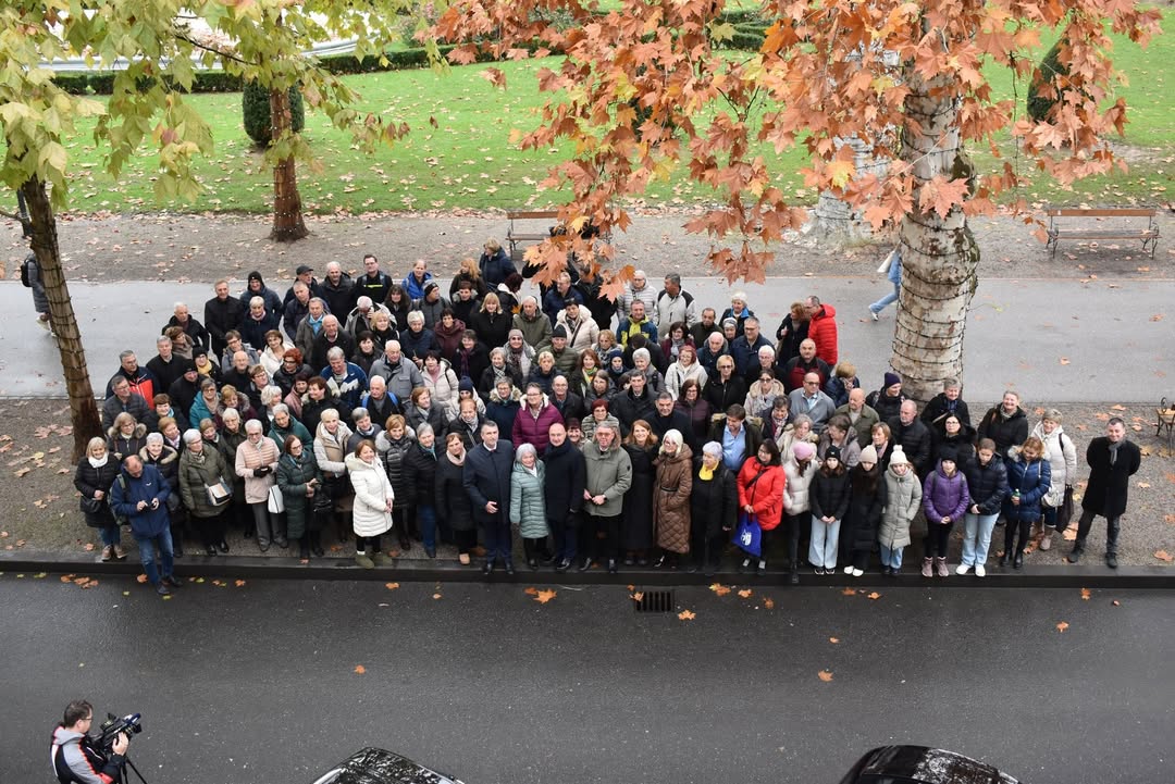 ZAGREBAČKI SUSRETISusreo sam se sa Hrvatima iz mađ...